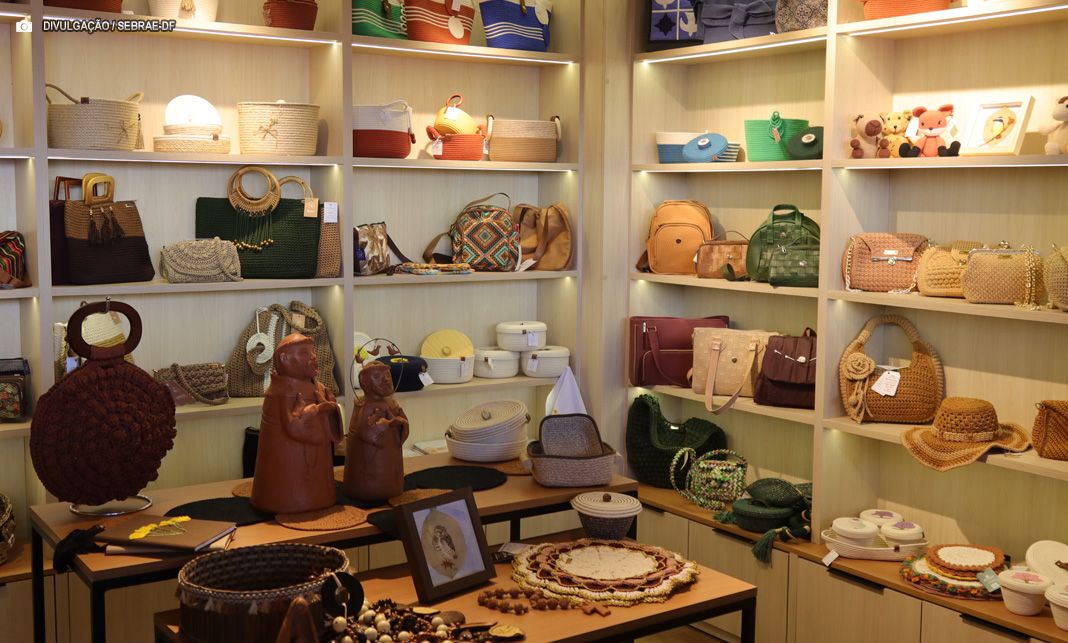 Mulheres artesãs ganham vitrine na Feira da Torre de TV com loja colaborativa