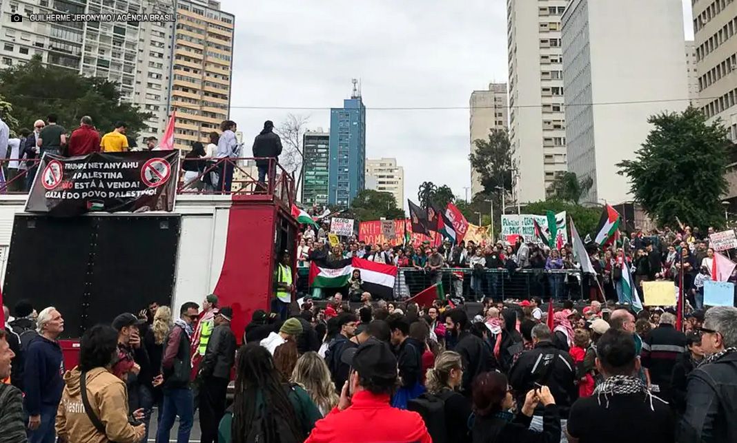 Manifestantes fazem ato pró-Gaza em São Paulo