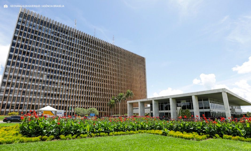 UDF: Publicado o edital para o Programa de Bolsas de Estudo do GDF