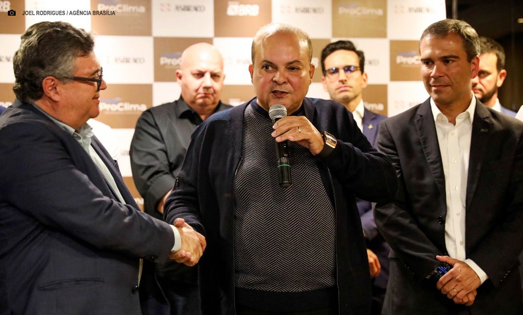 Ibaneis Rocha anuncia possível criação de tabela própria de preços de obras do GDF