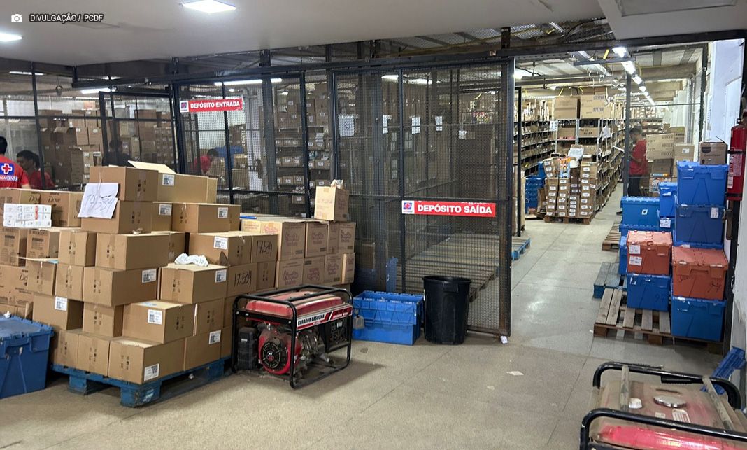 Operação Nefertem: PCDF e Procon apreendem mais de 7 mil perfumes falsificados no DF nesta quarta (4)