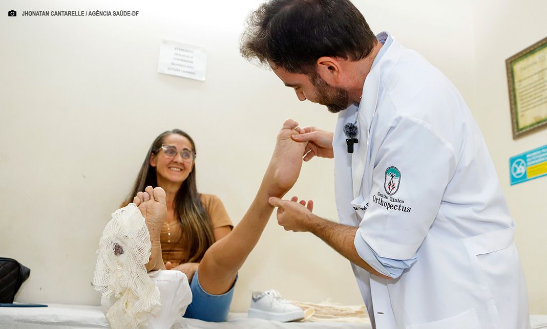 Dia Mundial do Pé Torto Congênito: tratamento em adultos muda vidas no DF