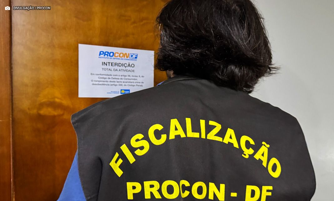 Procon fecha empresa que vendia cursos com falsa garantia de emprego a jovens do DF