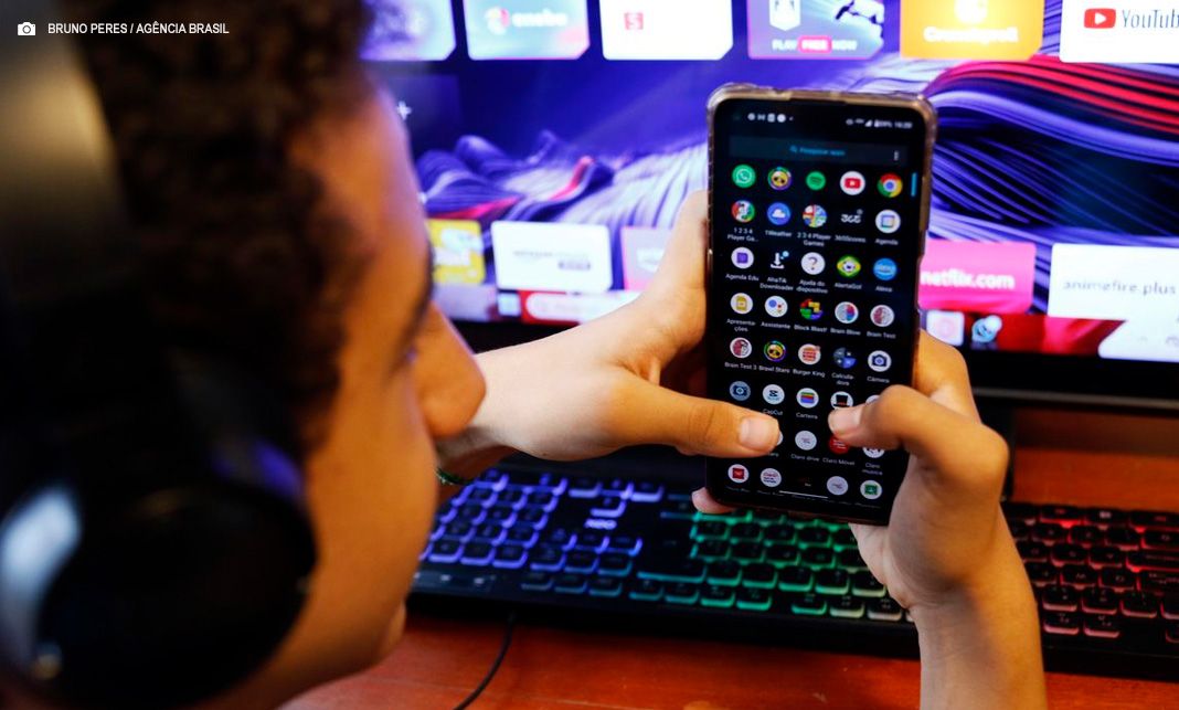 Consulta pública sobre regulação de redes sociais vai até o dia 17