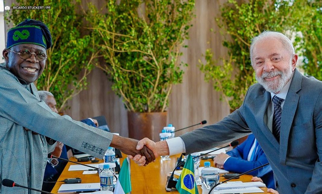 BRICS: Em bilateral com presidente da Nigéria, Lula discute ampliação do intercâmbio comercial