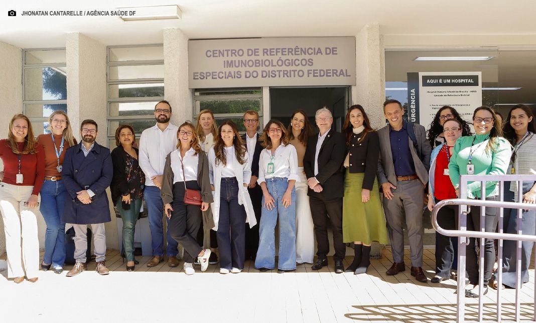 Comitiva internacional conhece trabalho do GDF na aplicação de medicamentos em bebês