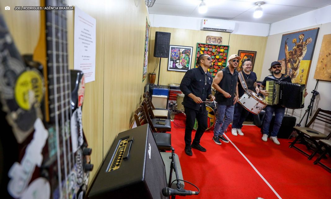 Estúdio Social da Candangolândia oferece estrutura gratuita para artistas do DF