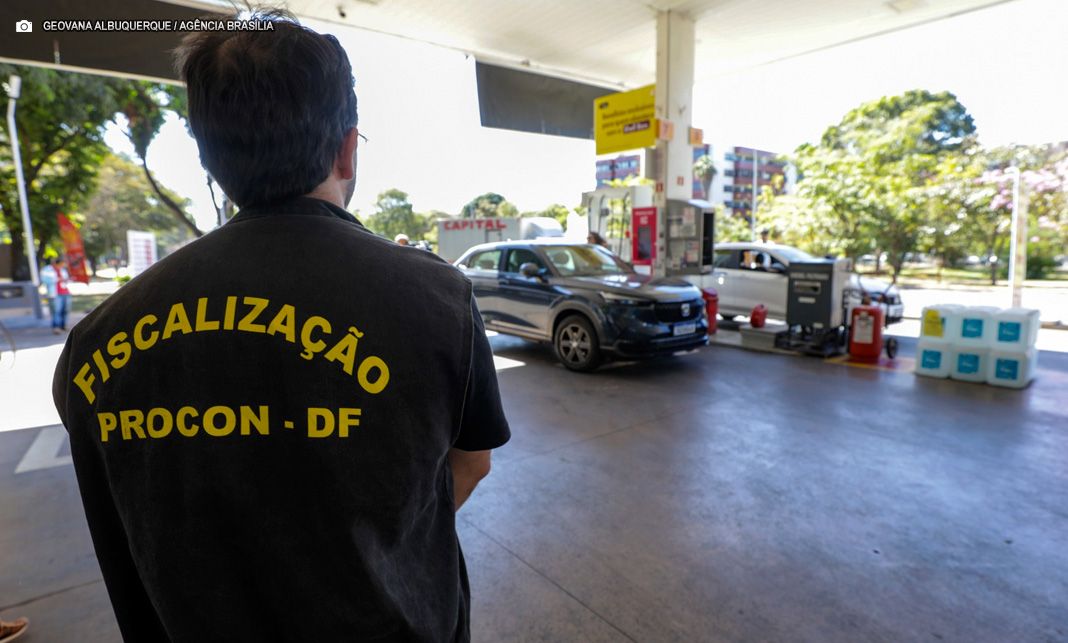 Preço da gasolina cai após fiscalização do Procon no Distrito Federal