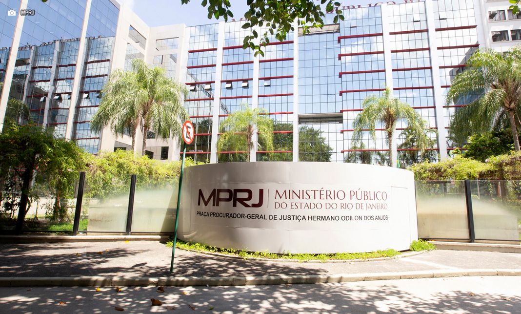 PMs do RJ são presos por fazer segurança privada durante serviço