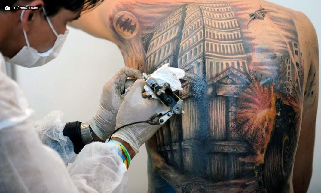 CFM proíbe uso de sedação ou anestesia para realização de tatuagens