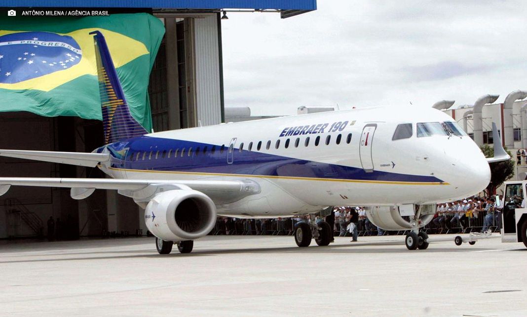 Trump anuncia tarifaço mas deixa de fora 700 produtos dentre esses, aviões, minérios e suco de laranja