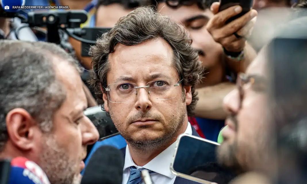 Polícia Federal ouve Wajngarten e atual advogado de Bolsonaro sobre denúncia de Cid