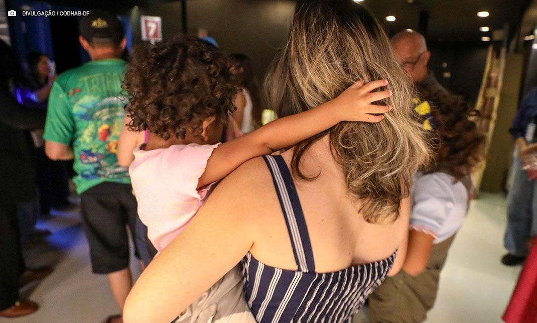 Acolher Eles e Elas oferece salário mínimo e apoio emocional a órfãos do crime