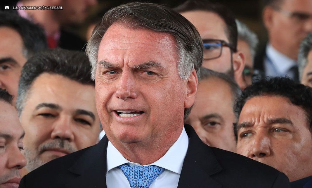 Bolsonaro nega tentativa de fuga e pede revogação de prisão domiciliar