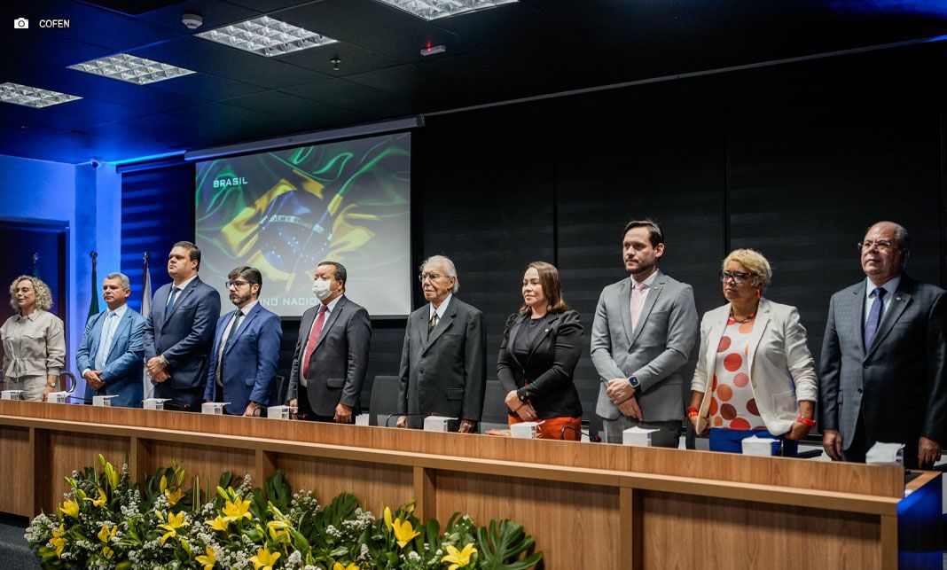 Cofen homenageia José Sarney por sanção da Lei da Enfermagem