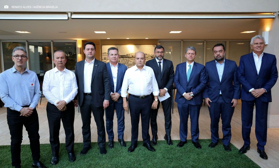 Ibaneis defende distensionamento e ampliação do diálogo com os EUA durante reunião com governadores