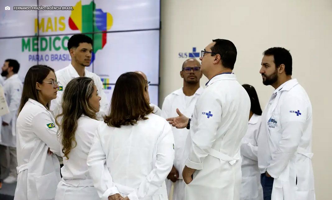 Mais Médicos reforça atenção primária com quase 1,5 mil novos profissionais