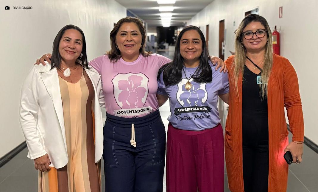 Mulheres policiais realizam ato nacional no Congresso em defesa da aposentadoria diferenciada