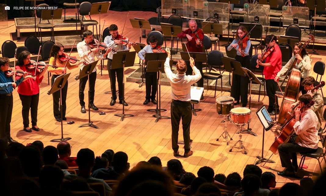 Orquestra Sinfônica de Portugal leva mais de 400 estudantes a concerto no Teatro Nacional