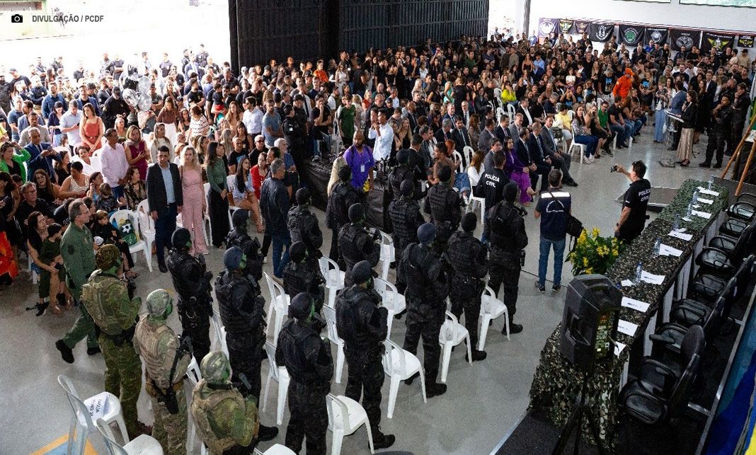 Curso de Operações Táticas Especiais forma 18 oficiais