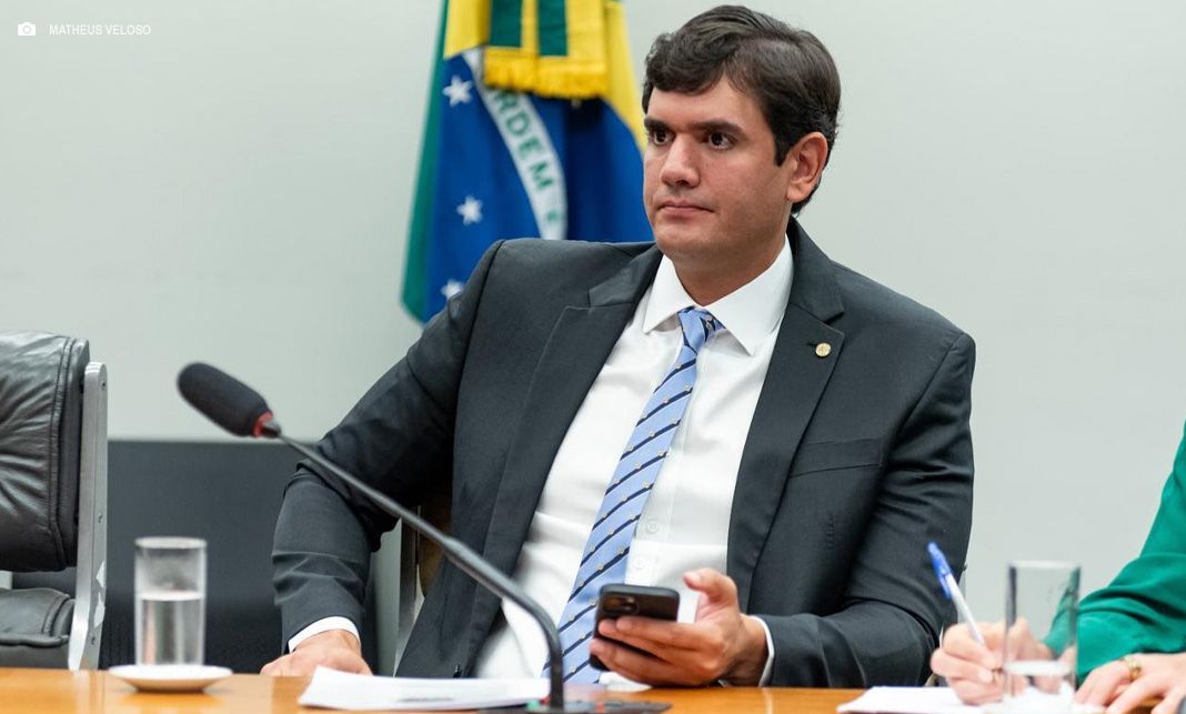 Projeto de Lei de Rafael Prudente quer levar Inteligência Artificial às escolas de todo o país