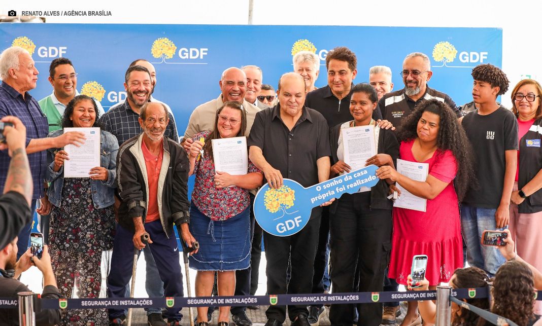 Mais 140 famílias recebem as chaves da casa própria no Sol Nascente