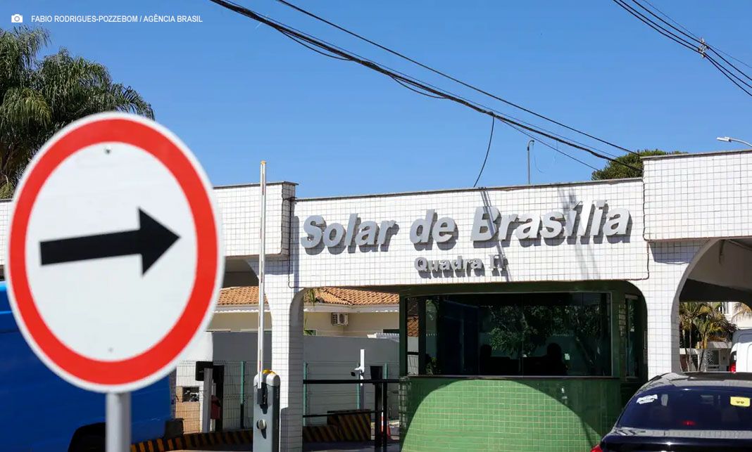 Moraes notifica GDF sobre vigilância integral na casa de Bolsonaro