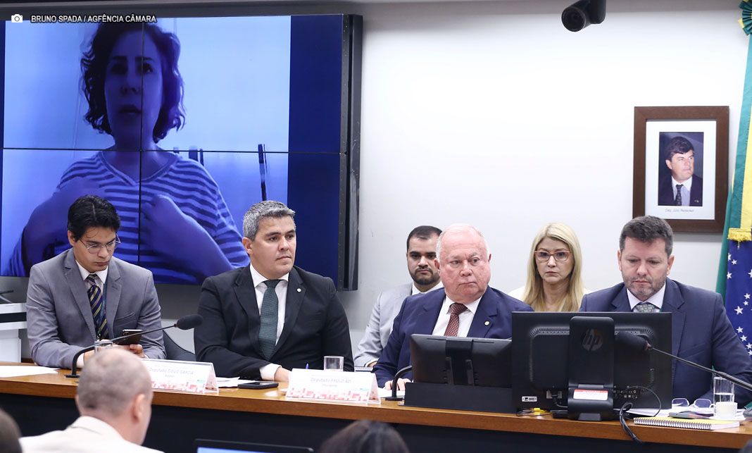 Presa na Itália, Zambelli confronta hacker e nega acusações em audiência da CCJ