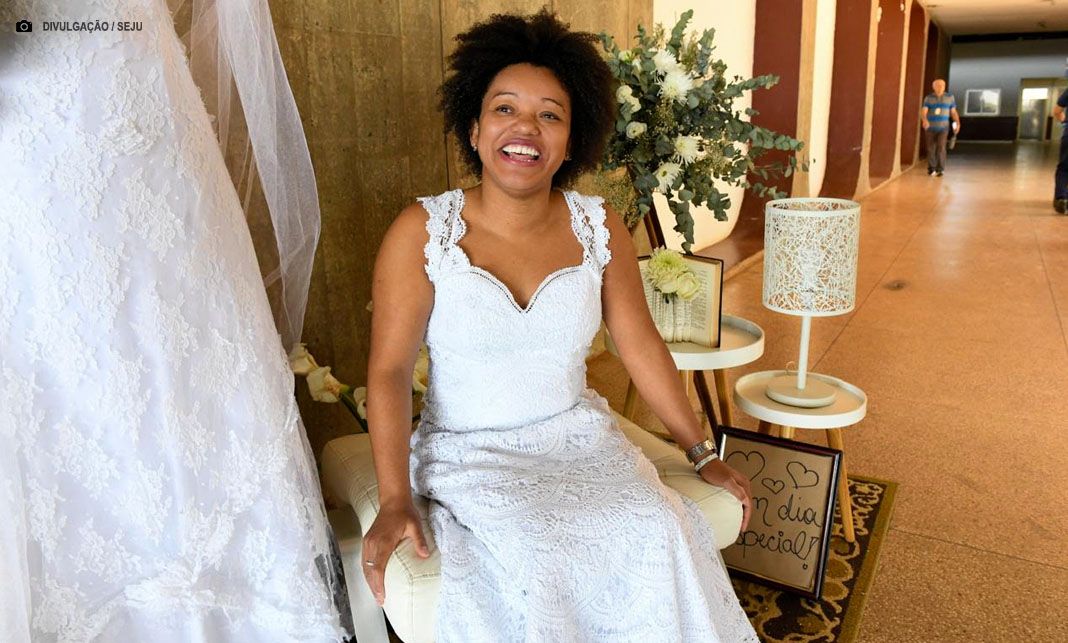 Cem casais oficializam união em Casamento Comunitário na Concha Acústica