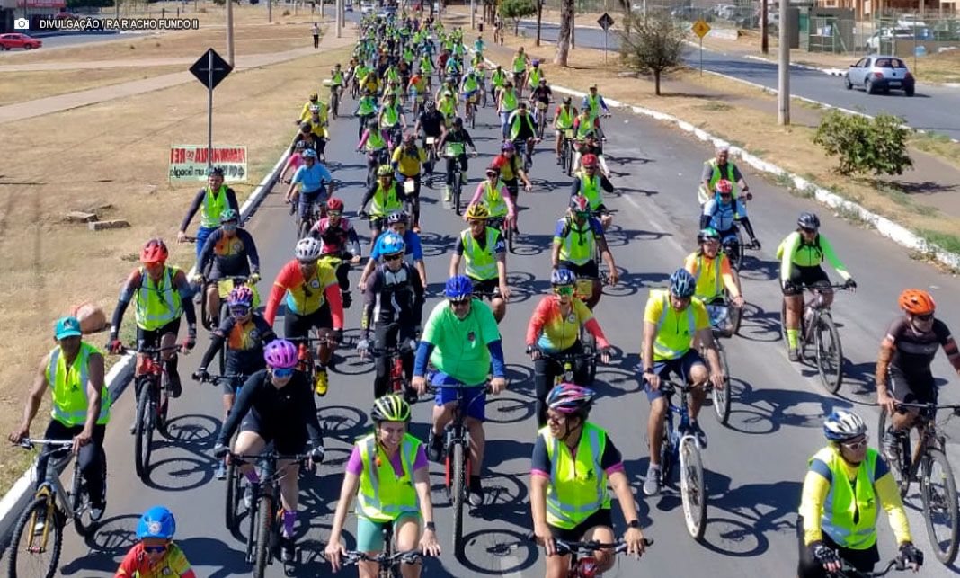 Passeio ciclístico reúne mais de 300 pessoas no Riacho Fundo II
