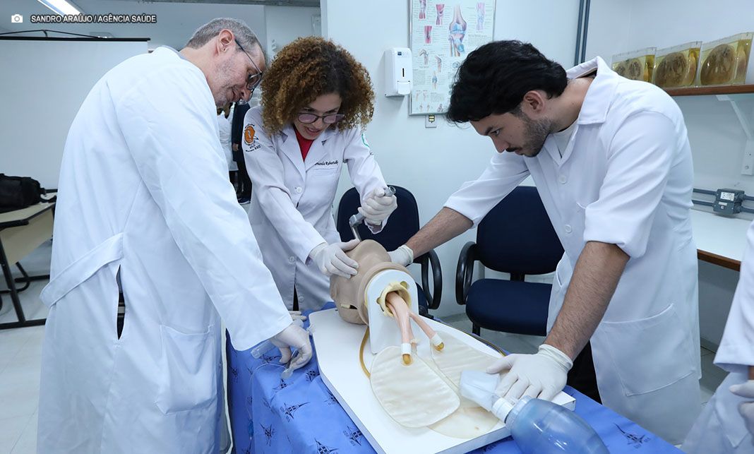 Escola Superior de Ciências da Saúde celebra 24 anos com novos espaços