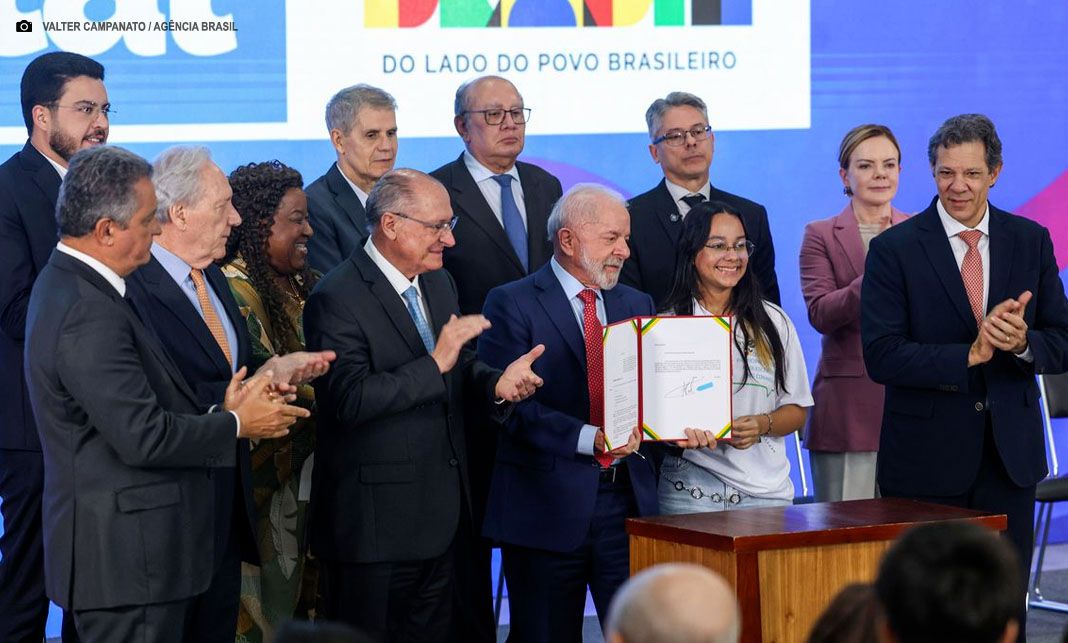 Lula sanciona ‘ECA Digital’ com regras para proteger crianças na internet
