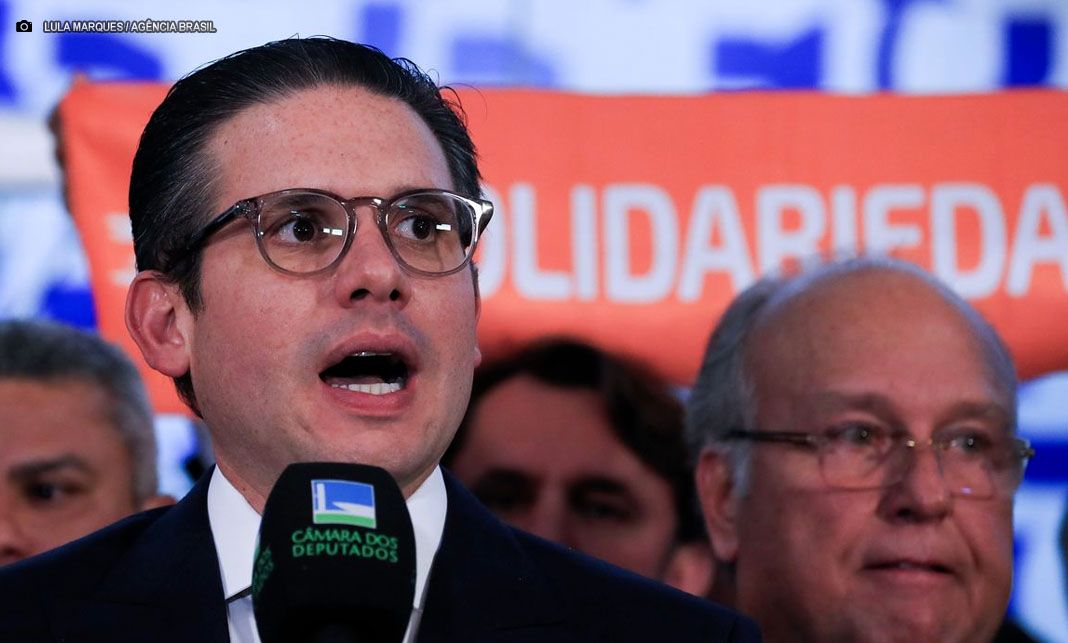 Após se reunir à portas fechadas com bolsonaristas Motta afirma não haver definição sobre projeto da anistia a réus do 8 de janeiro