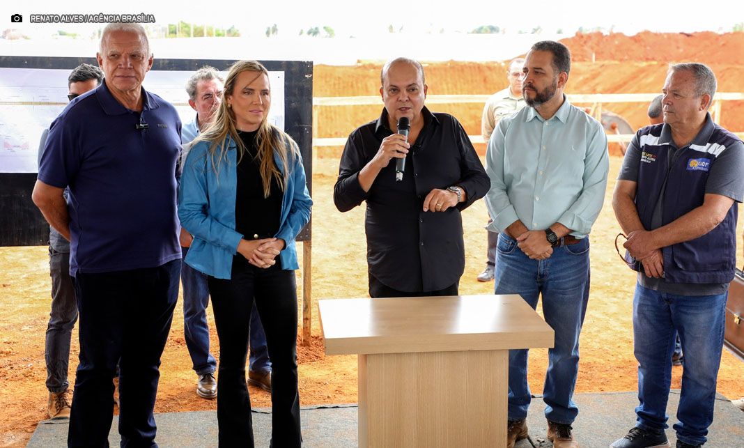 Pontos comerciais desocupados em estações do Metrô-DF serão transformados em unidades de saúde, afirma Ibaneis Rocha