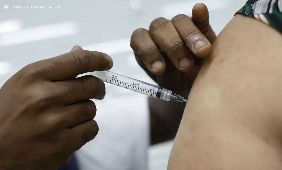 Internações por influenza A e covid-19 crescem no Distrito Federal e em Goiás