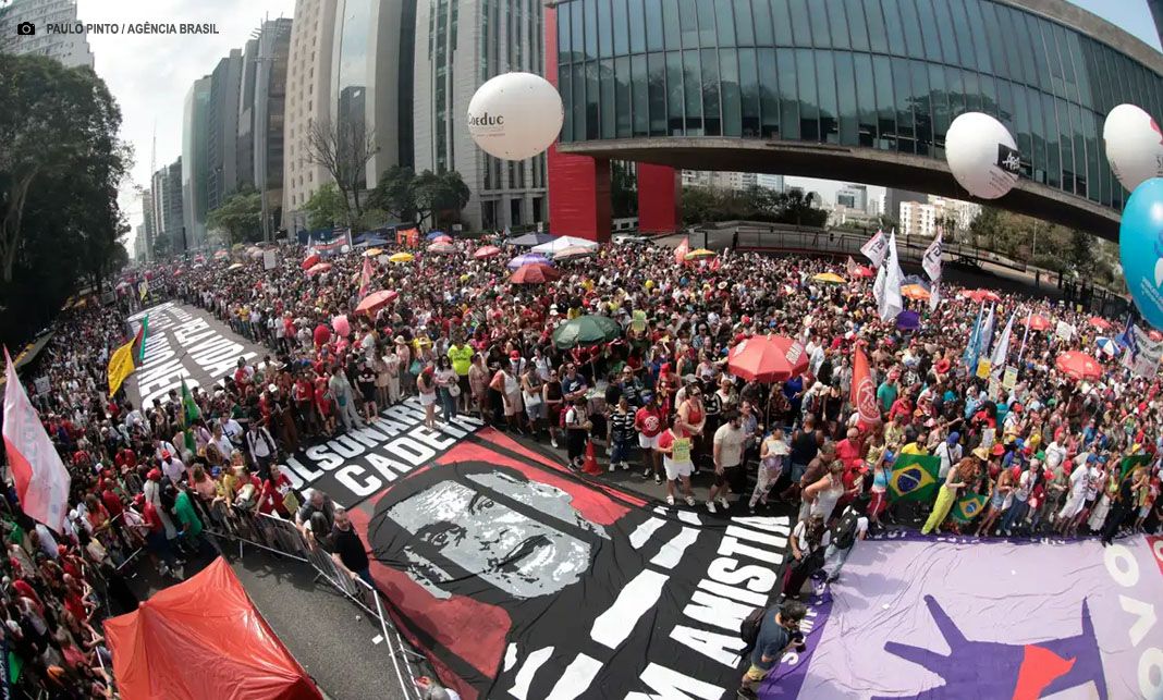 Multidões ocupam capitais em protesto contra anistia e ‘PEC da Blindagem’