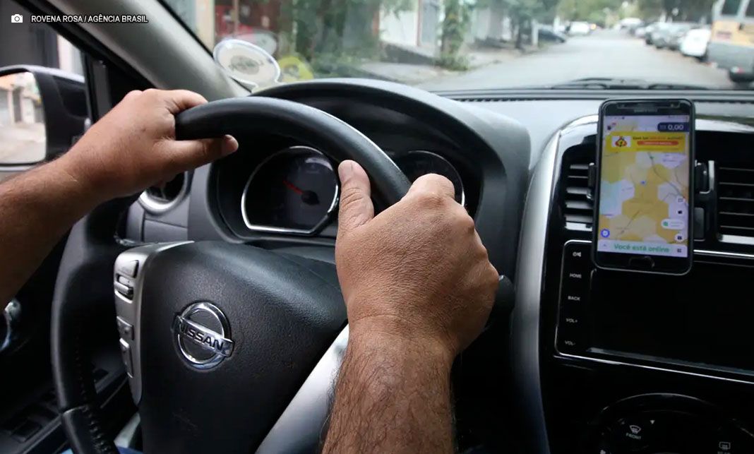 PGR se posiciona no STF contra vínculo trabalhista para motoristas de aplicativos