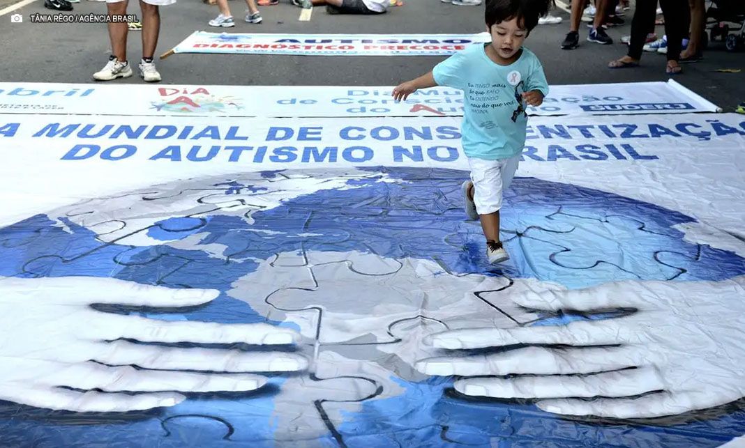 Ministério da Saúde desmente Trump e garante que paracetamol não causa autismo