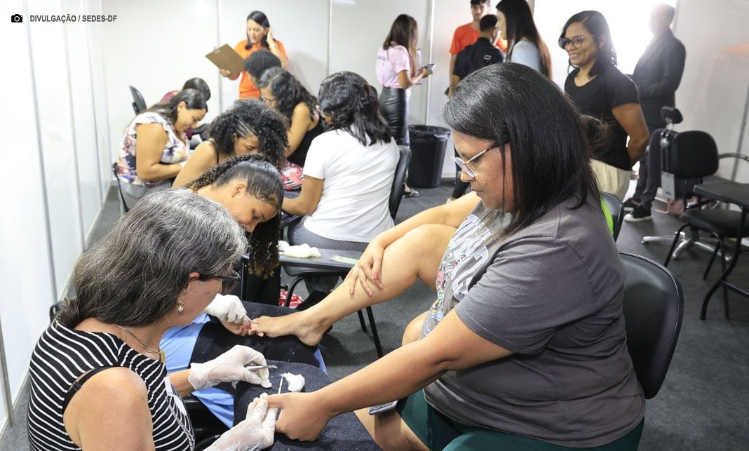 QualificaDF Móvel abre 1.012 vagas para cursos profissionalizantes no DF