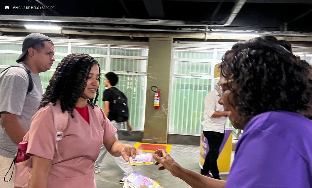 Secretaria da Mulher promove blitz de conscientização na Rodoviária do Plano Piloto