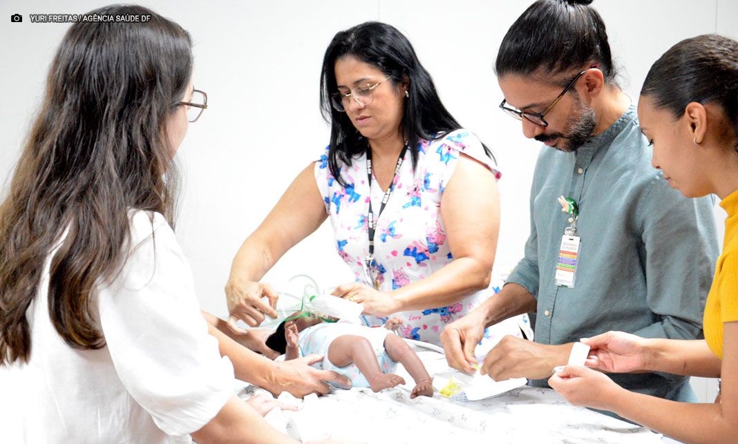 Profissionais de saúde passam por capacitação para identificar sinais da sepse pediátrica