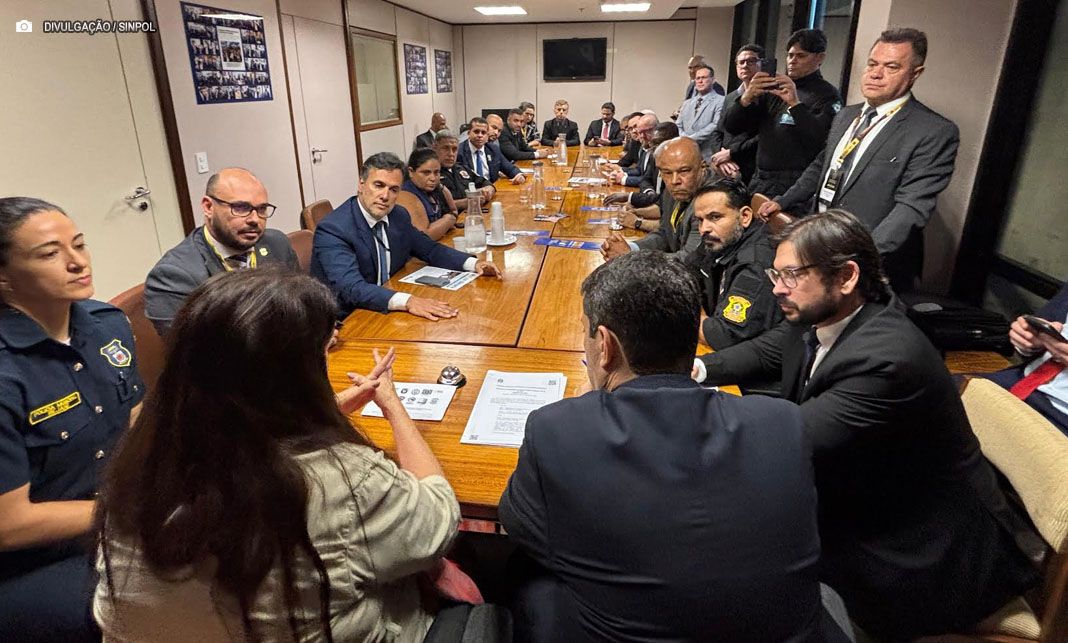 Carreiras policiais se unem em ato inédito por mudanças na PEC da Segurança