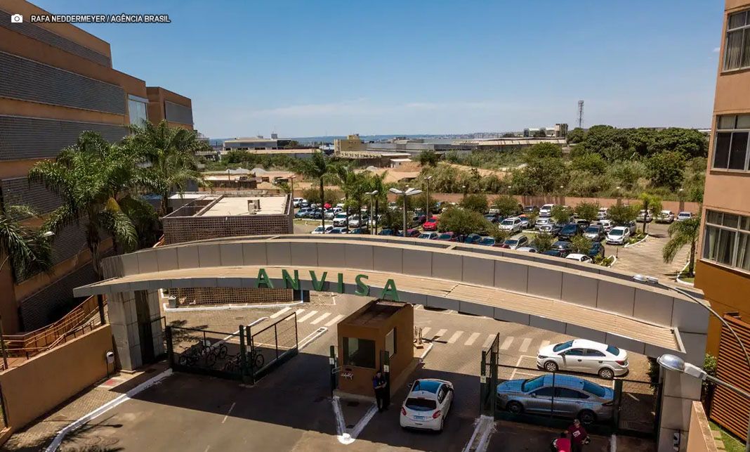 Anvisa proíbe venda de produtos de cannabis e cogumelos