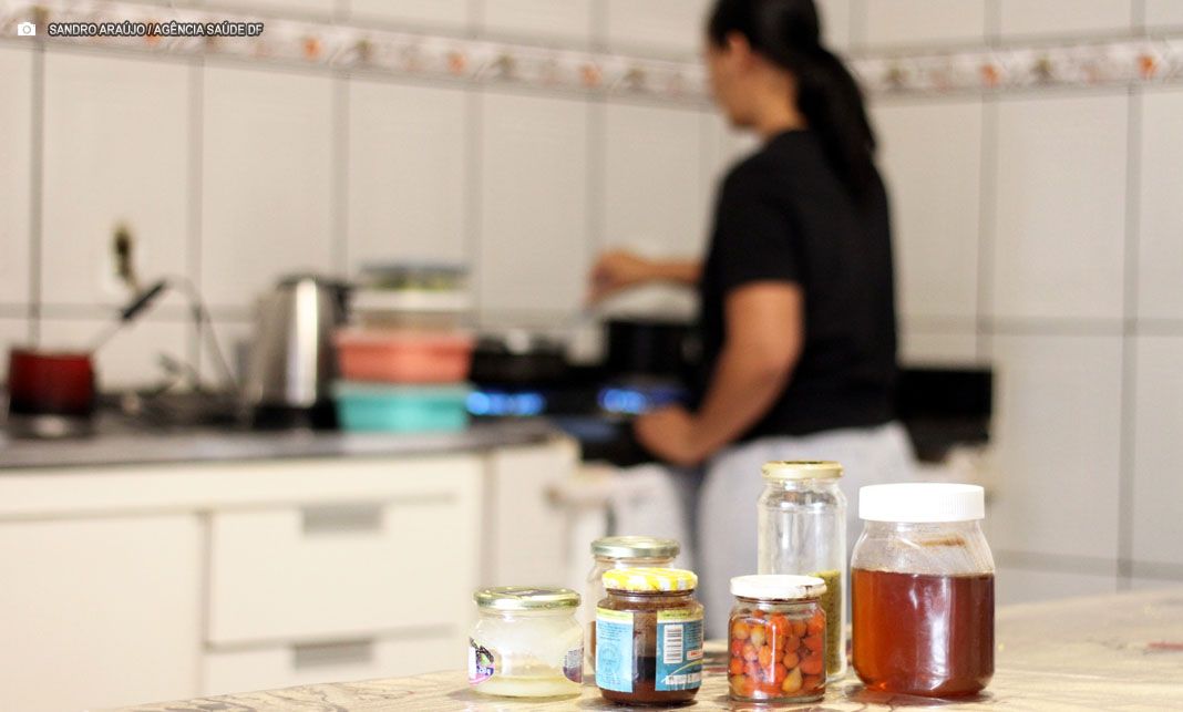 Alimentos vendidos em feiras e mercados pedem atenção redobrada para barrar o botulismo