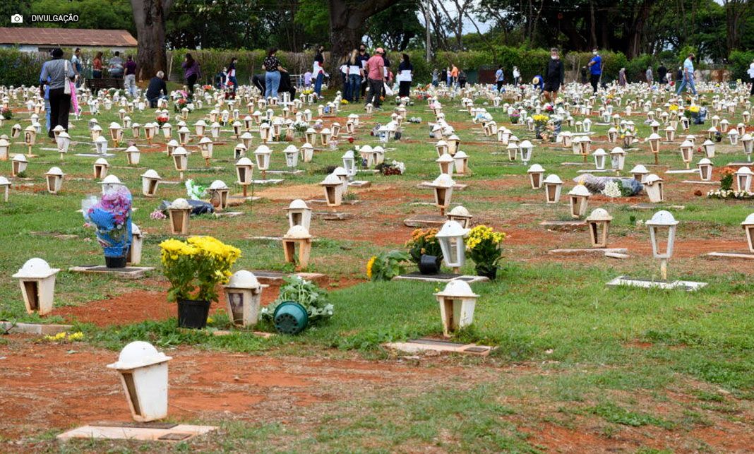 Mais de 600 mil pessoas devem visitar os cemitérios do DF no Dia de Finados