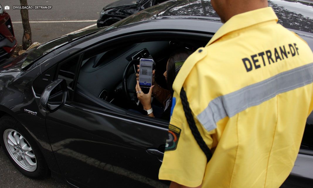 Fiscalização do licenciamento 2025 para placas 3, 4 e 5 começa neste sábado no DF