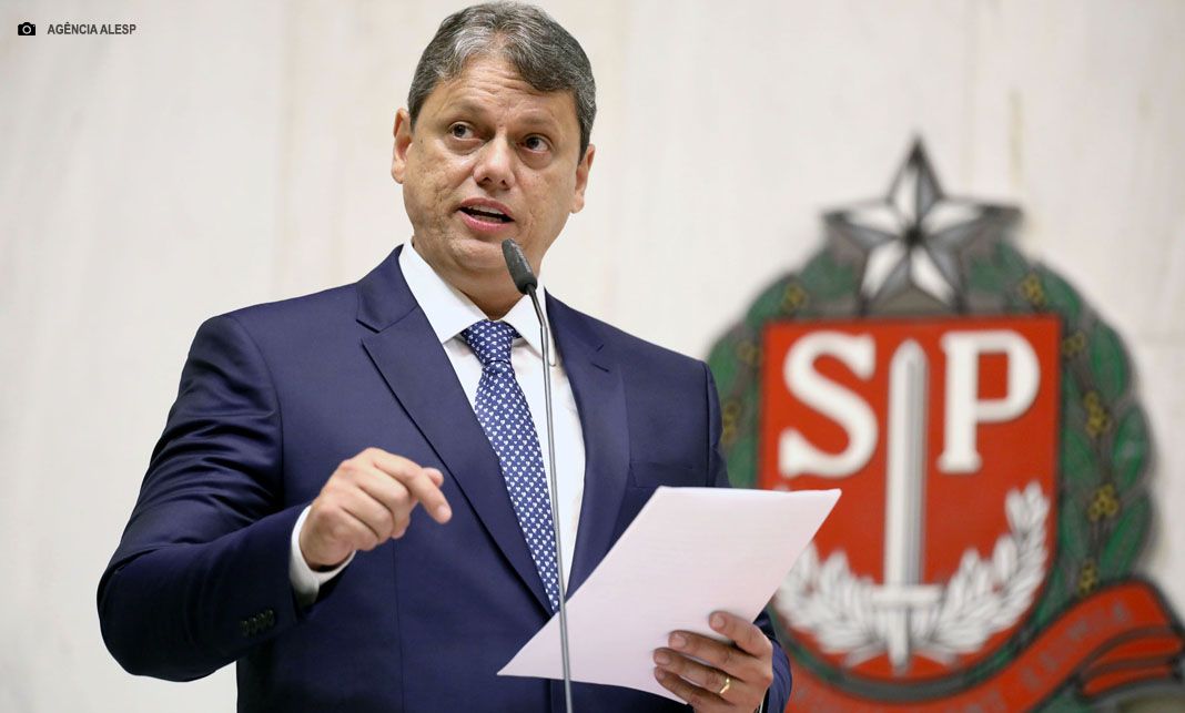 Tarcísio decide não ir a encontro presencial com Castro no Rio