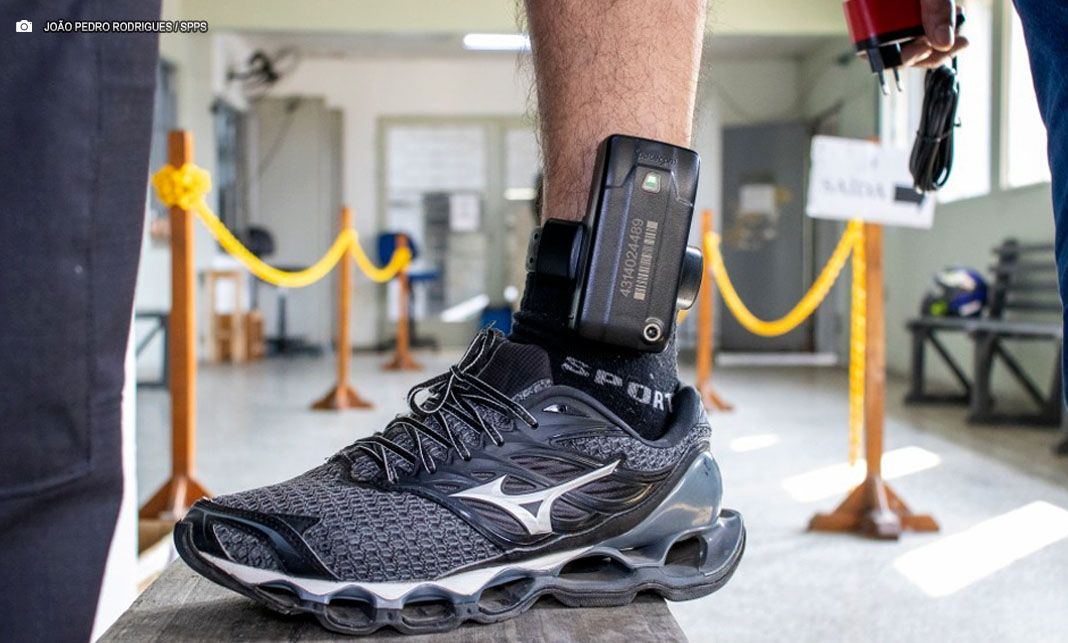 Alexandre de Moraes aperta o cerco e determina monitoramento diário da tornozeleira de Cid, Collor e outros seis