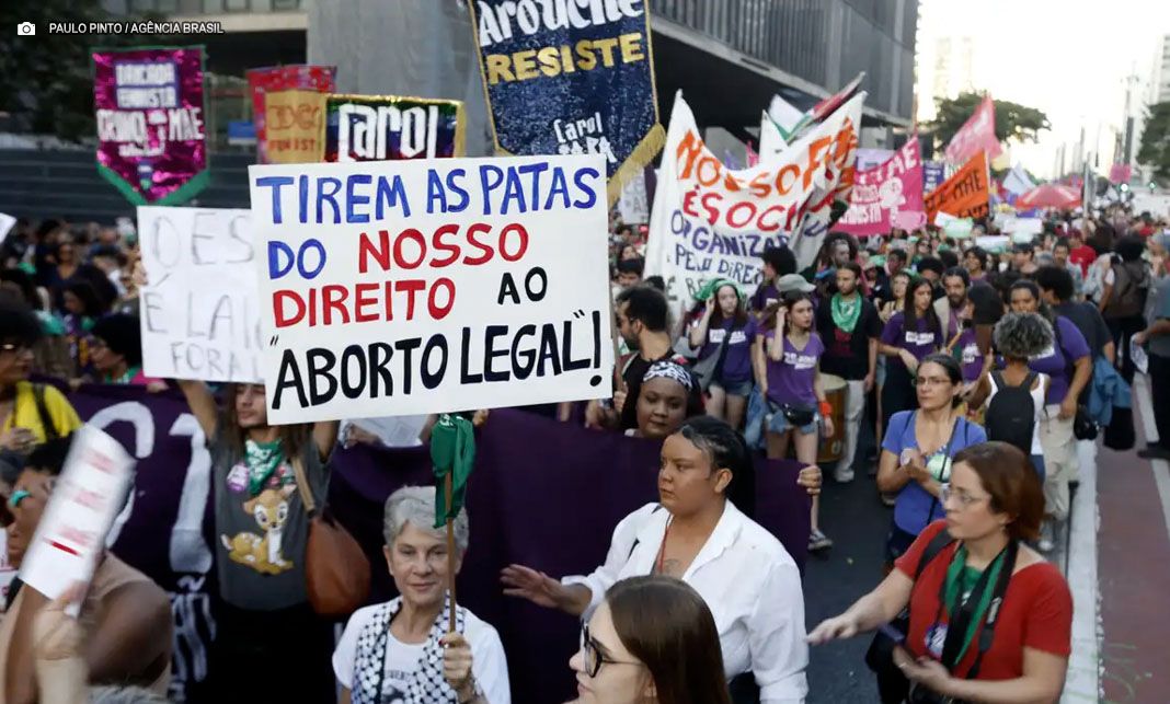 Dirigente do Conanda denuncia “pânico moral” em projetos que atacam aborto legal