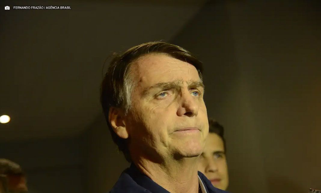 Defesa de Bolsonaro solicita prisão domiciliar humanitária ao Supremo